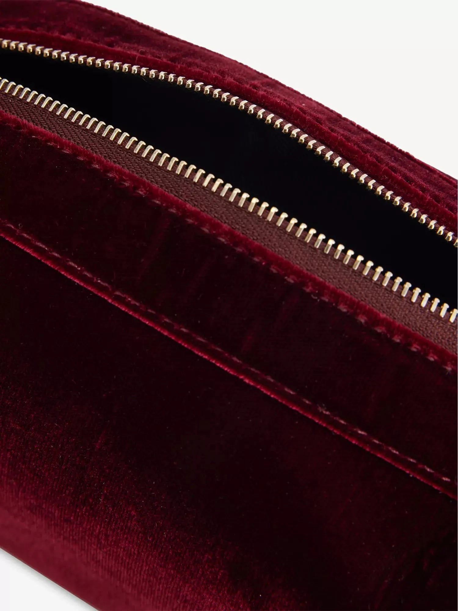 Neous Women's Ara Velvet Clutch Neous